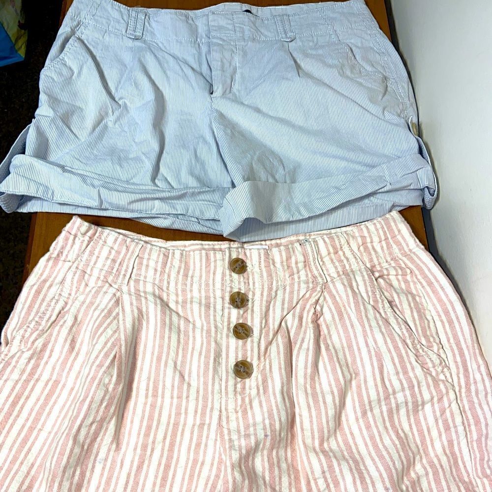 Set of 2 The Gap casual shorts